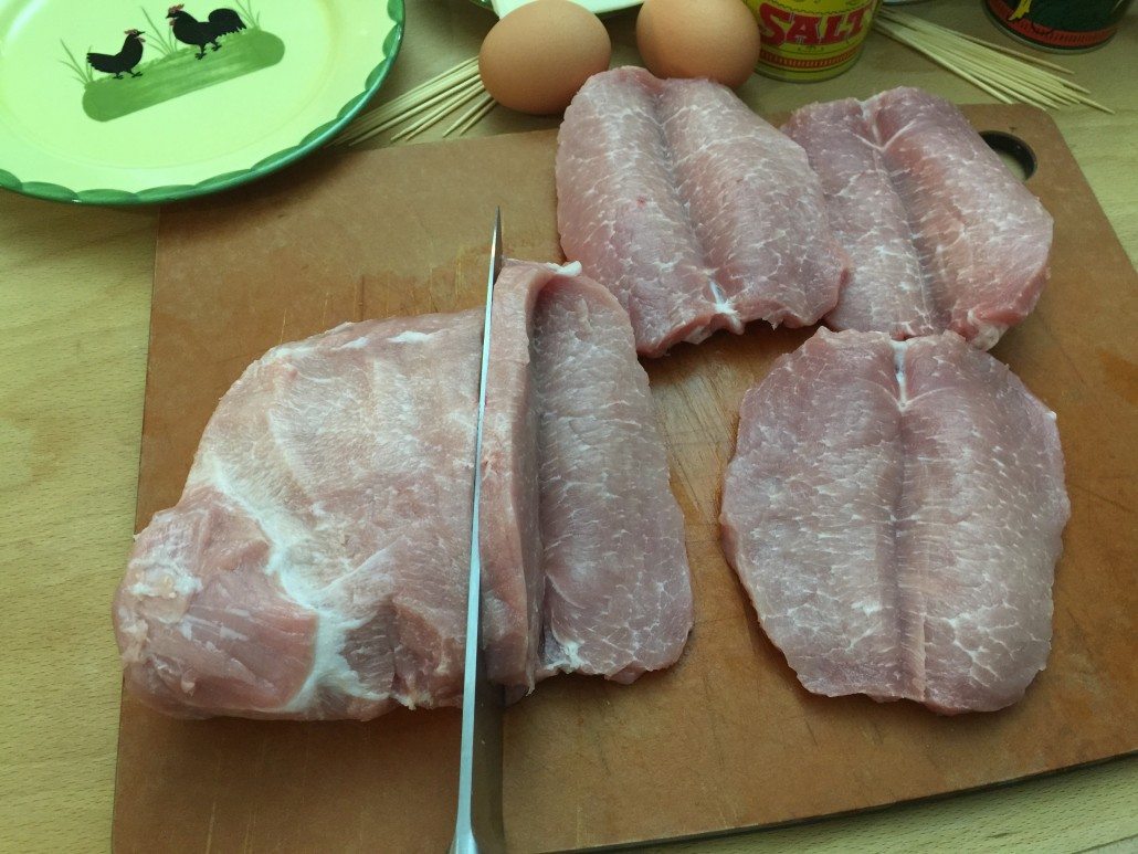 Preparation of the meat for the traditional cordon bleu